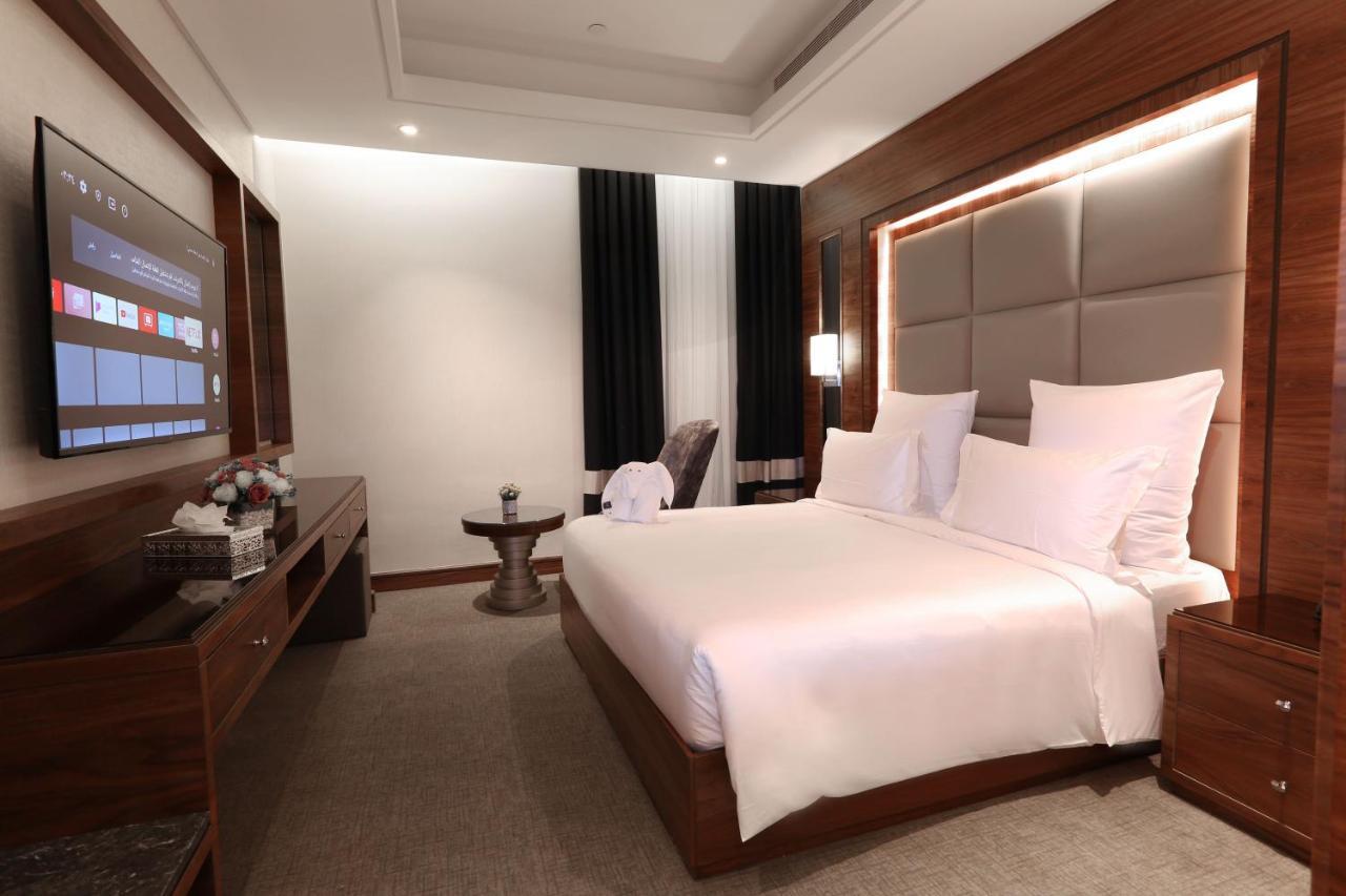 Weekend Hotel Sari Dzsidda Kültér fotó