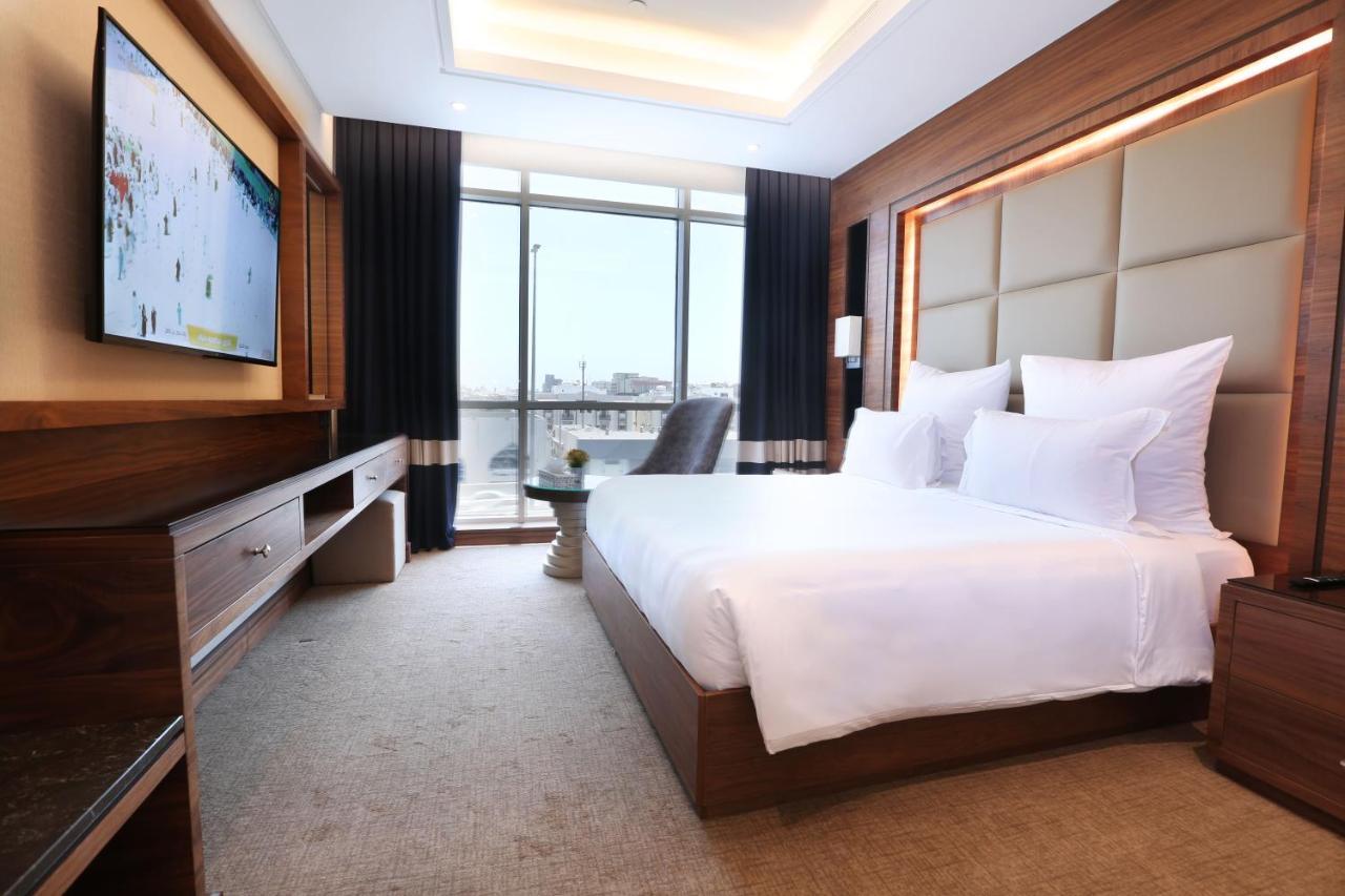 Weekend Hotel Sari Dzsidda Kültér fotó