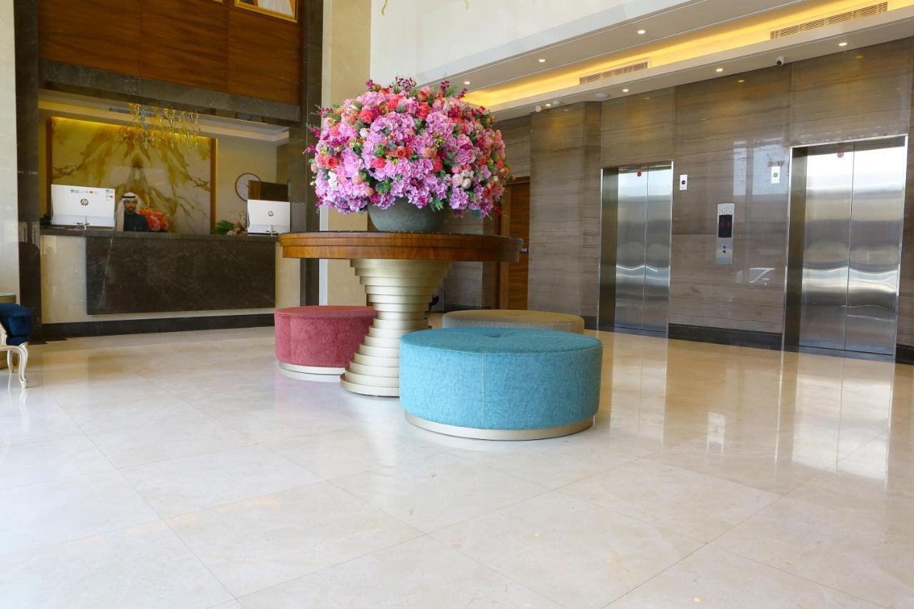 Weekend Hotel Sari Dzsidda Kültér fotó