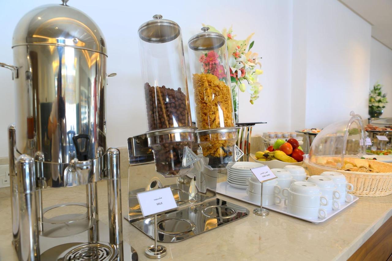 Weekend Hotel Sari Dzsidda Kültér fotó