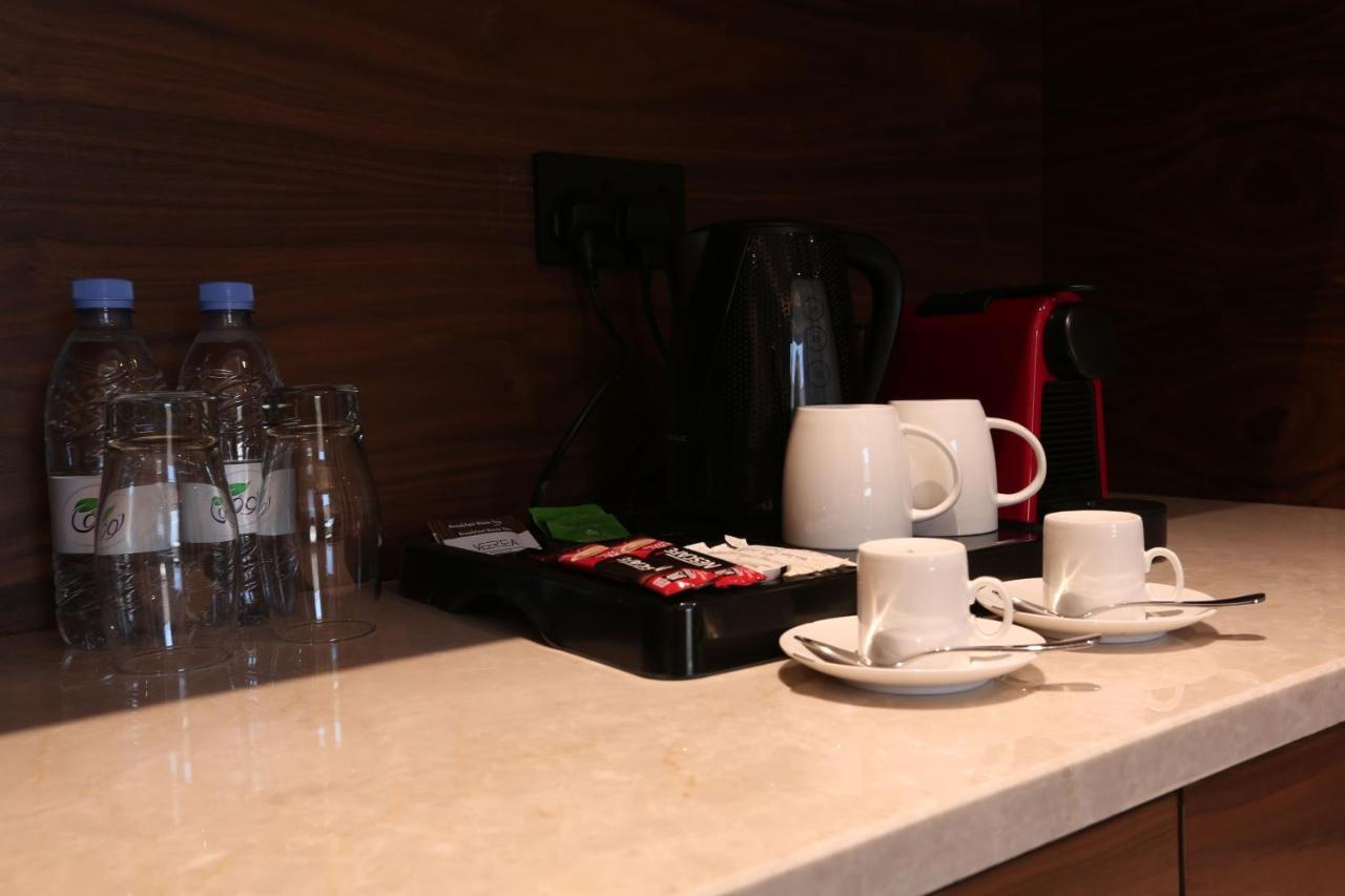 Weekend Hotel Sari Dzsidda Kültér fotó