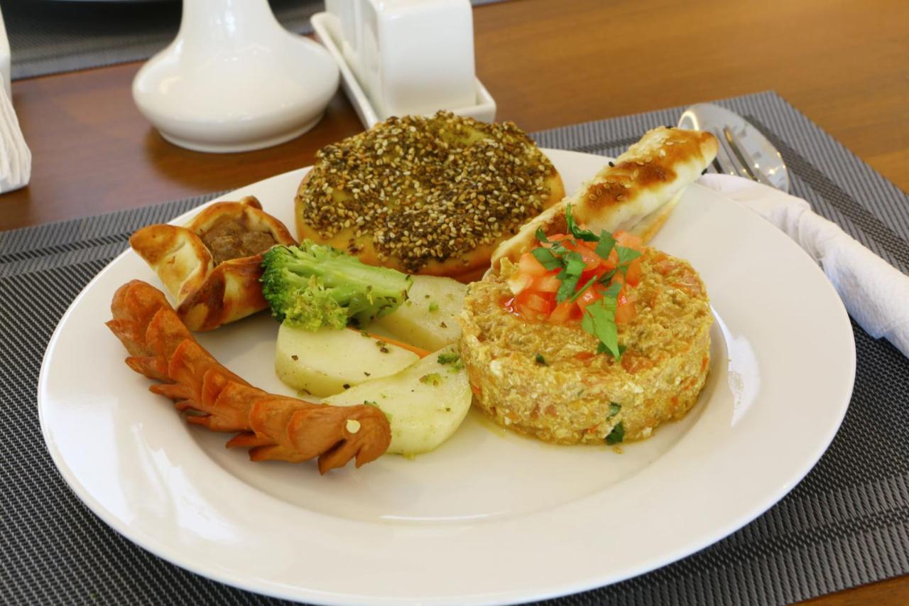 Weekend Hotel Sari Dzsidda Kültér fotó