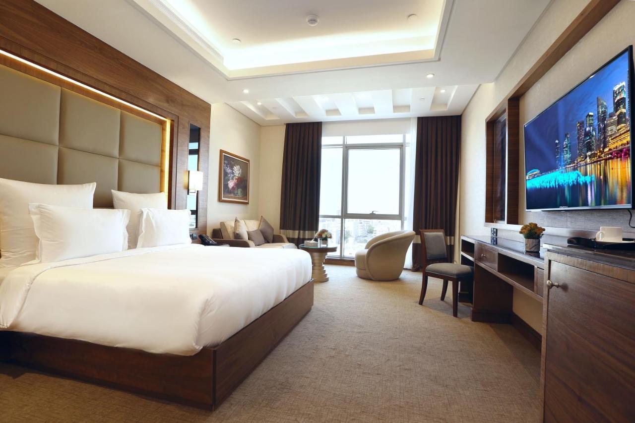 Weekend Hotel Sari Dzsidda Kültér fotó
