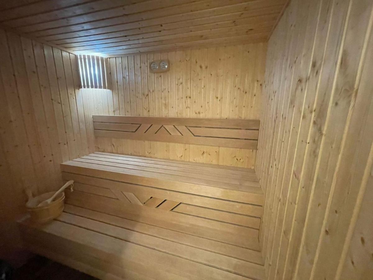 Weekend Hotel Sari Dzsidda Kültér fotó